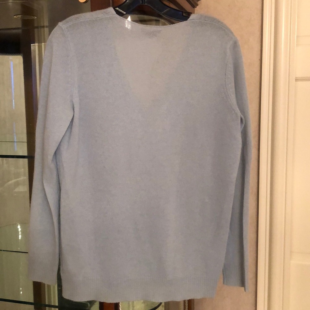Theory 100% Cashmere Light Blue V-Neck Sweater - Picture 3 of 4